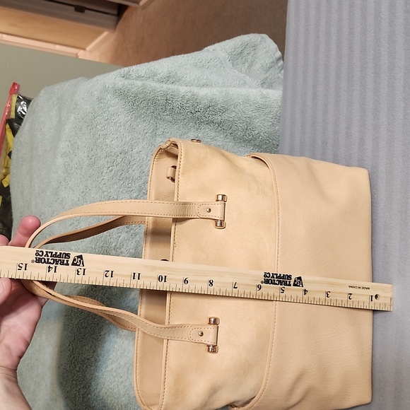 Lauren Conrad light tan purse. - Picture 10 of 10